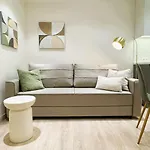 Aura Modern