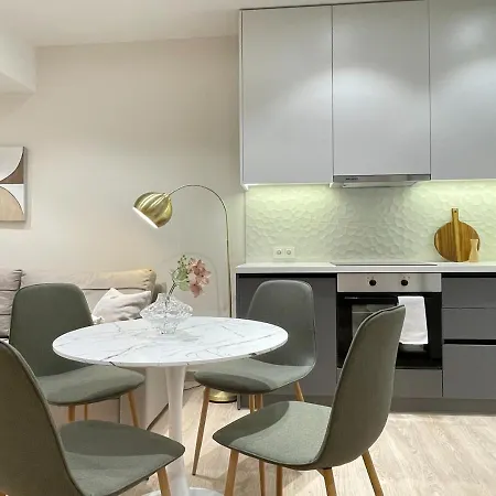 Aura Modern Apartment