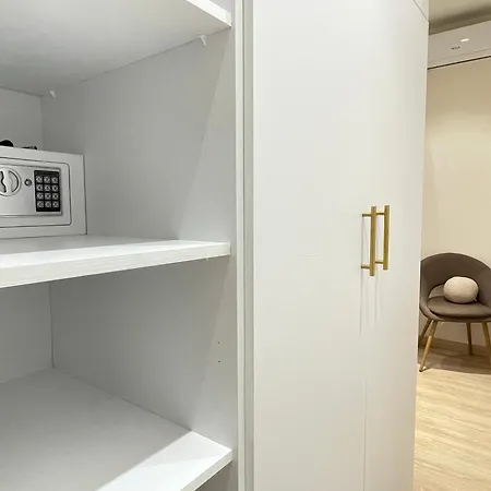 Apartment Aura Modern