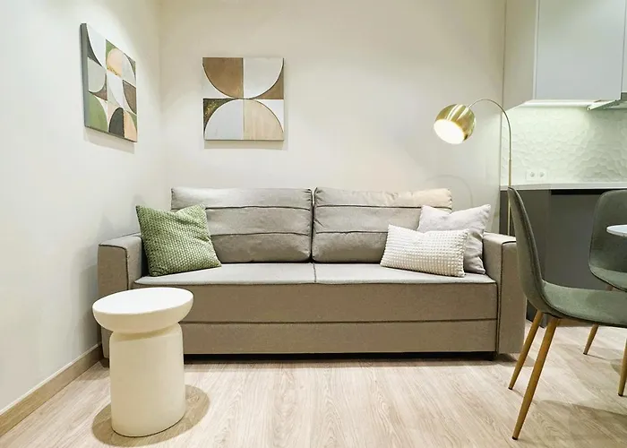 Aura Modern